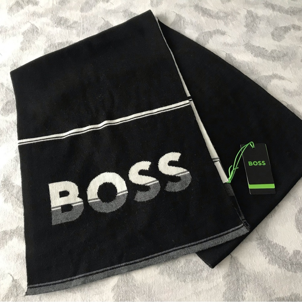 BNWT HUGO BOSS SCARF - Picture 2 of 7